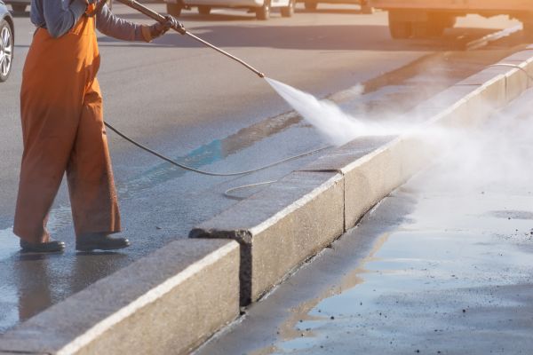 Cost of Commercial Concrete Cleaning in Doylestown